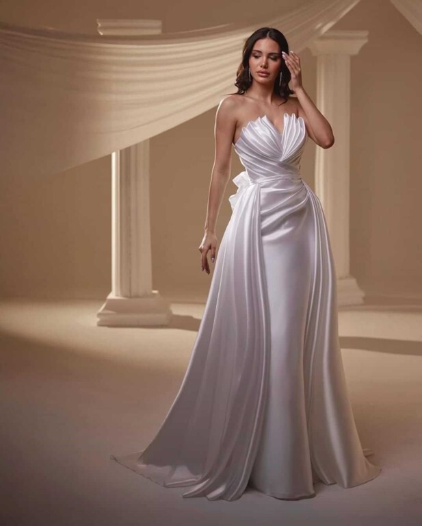 Drape Detaylı Saten Gelinlik