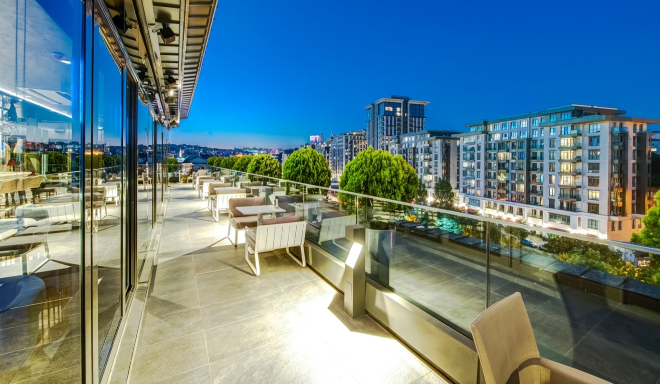 Monte Restaurant Bar By Hilton Hotel