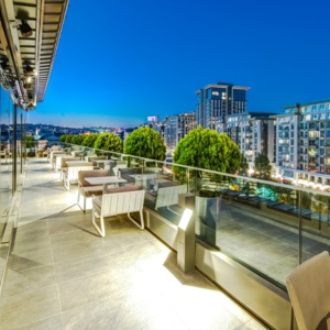 Monte Restaurant Bar By Hilton Hotel