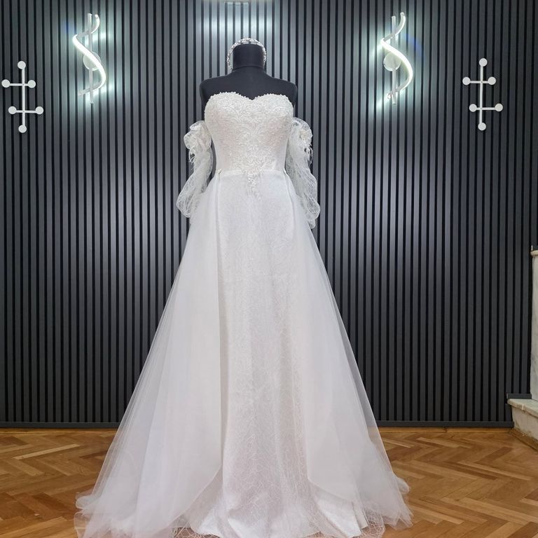 LBM-101-25 A Kesim Helen Sırt Dekolteli Gelinlik 2