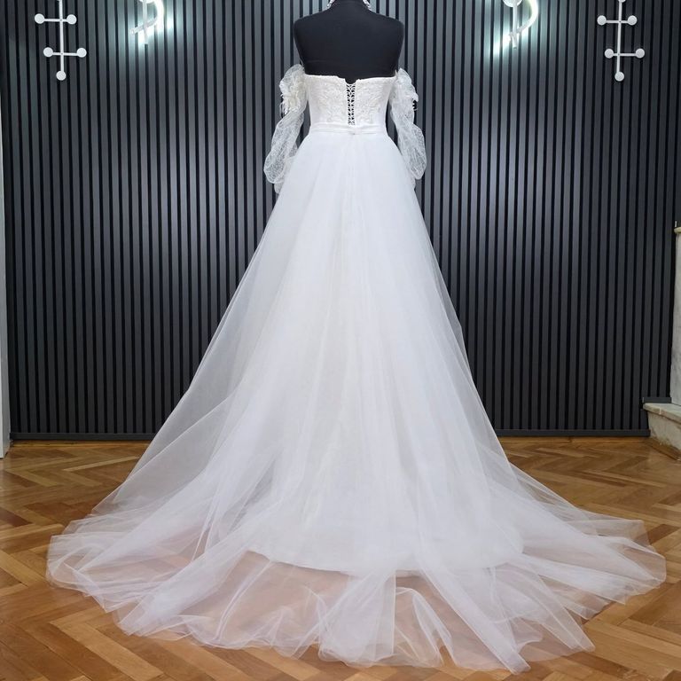 LBM-101-25 A Kesim Helen Sırt Dekolteli Gelinlik 3