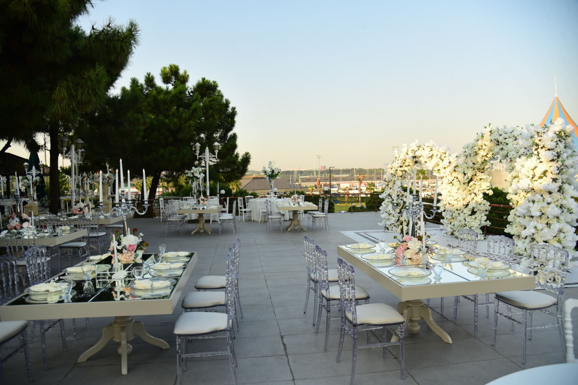 Suare Event Garden