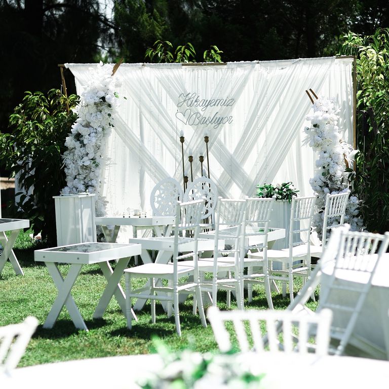 Alora Dreams Garden