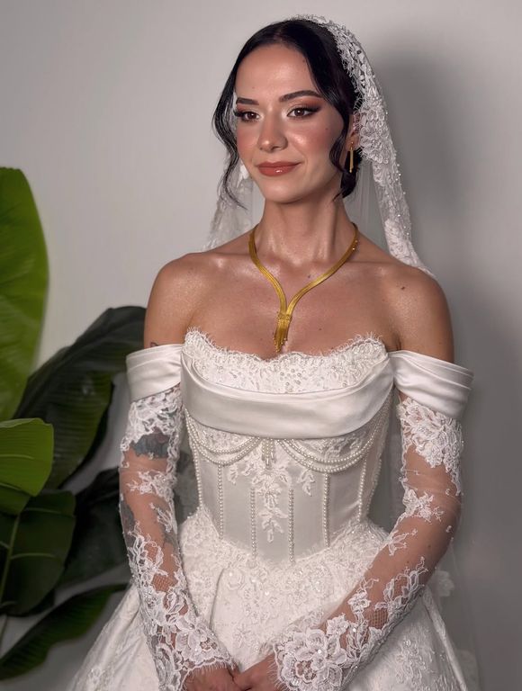Büşra Gövenç Hair Makeup Studio - 2604666