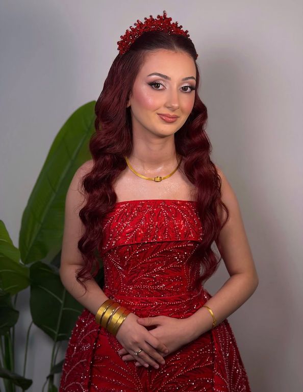 Büşra Gövenç Hair Makeup Studio - 2604663