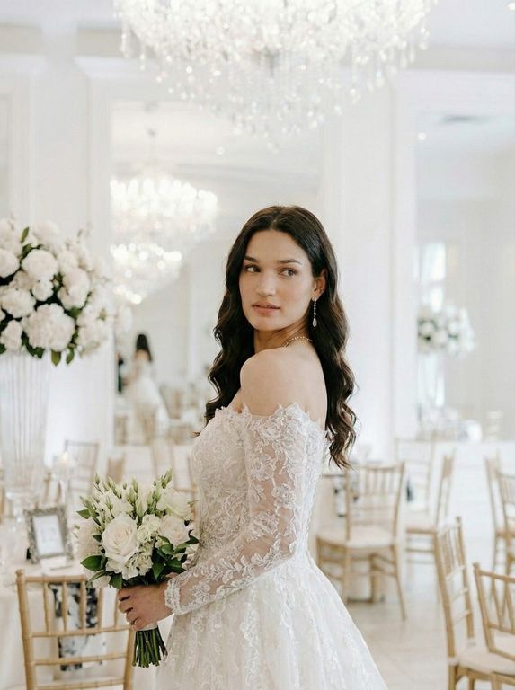 BM 15-25 A Kesim Sırt Dekolteli Düşük Omuz Gelinlik 4