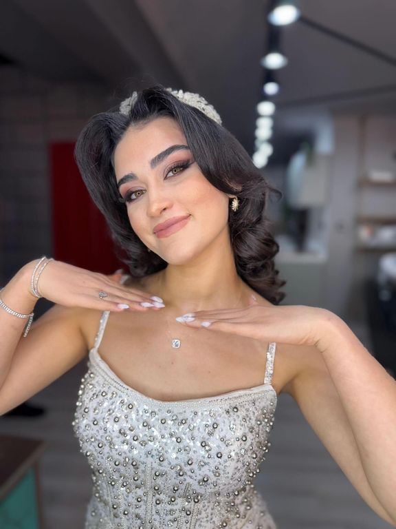 Salon Bahar Çolak
