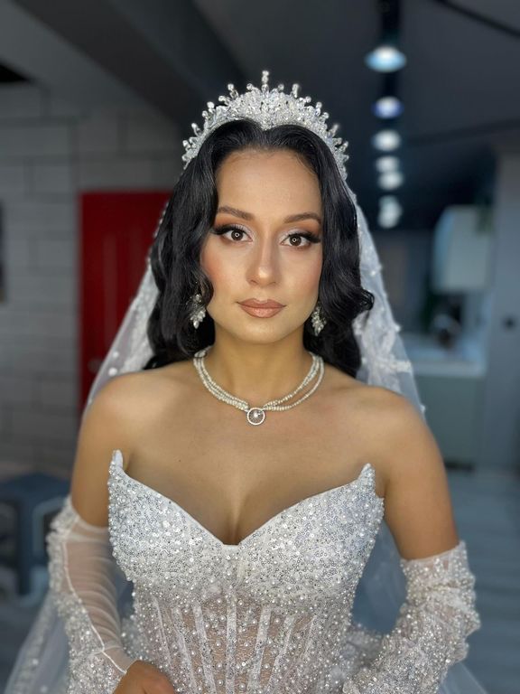 Salon Bahar Çolak