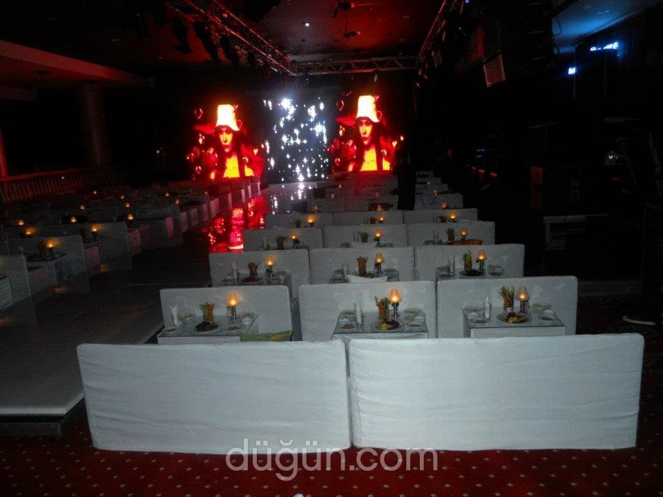 Rocks Hotel & Casino