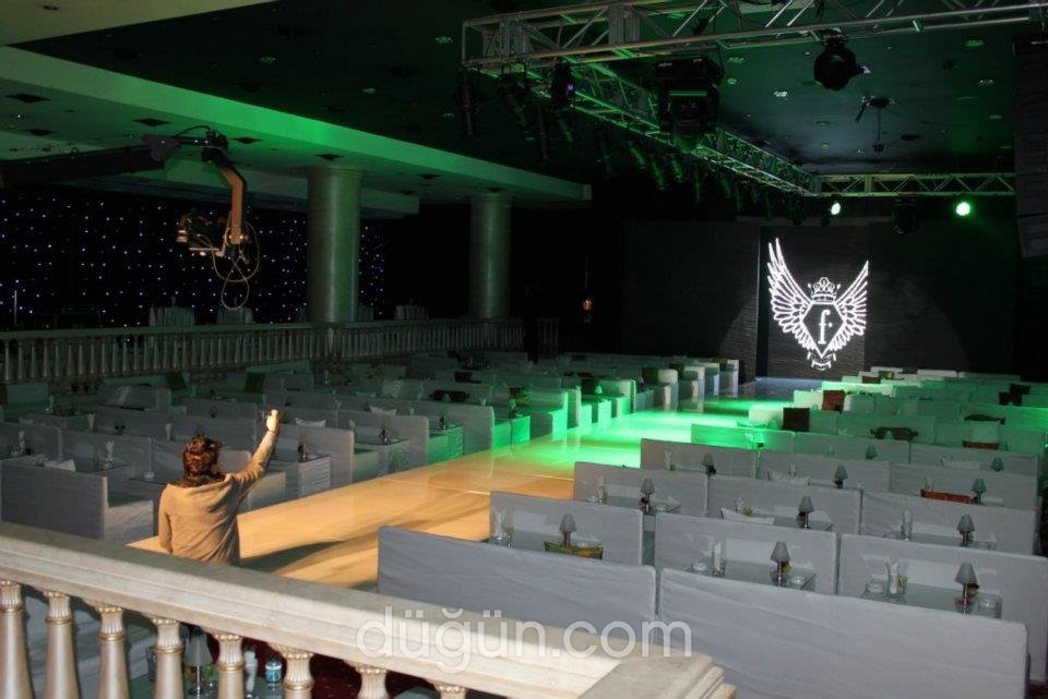 Rocks Hotel & Casino