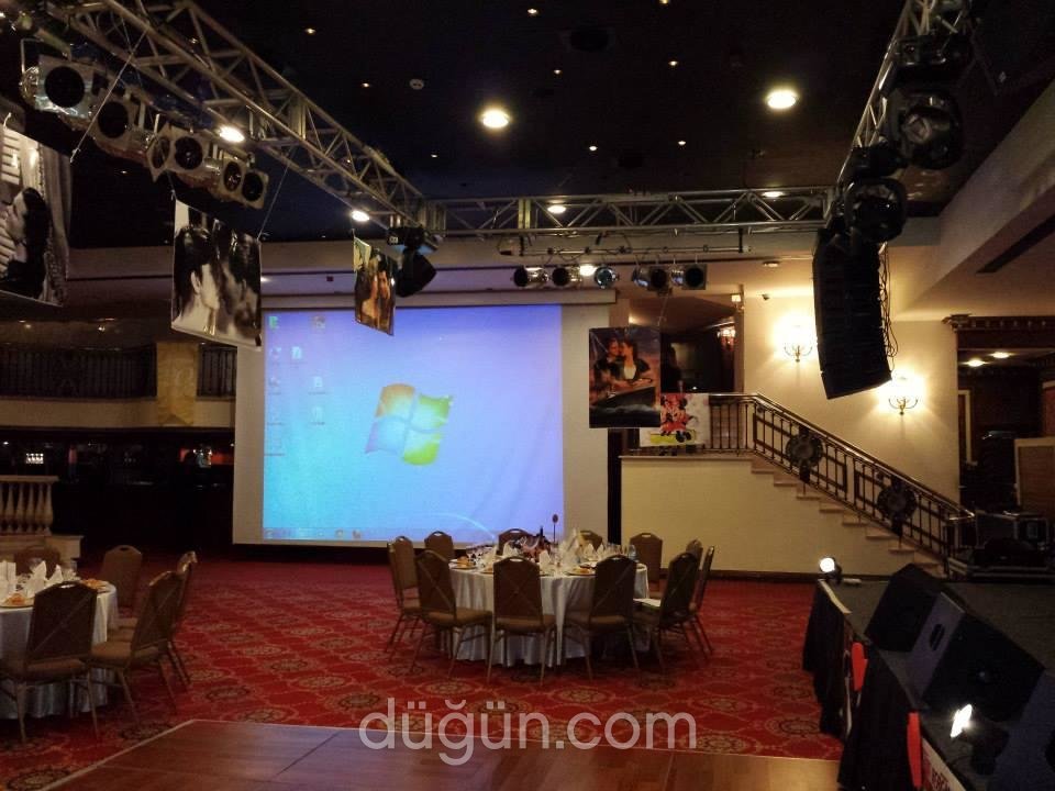 Rocks Hotel & Casino