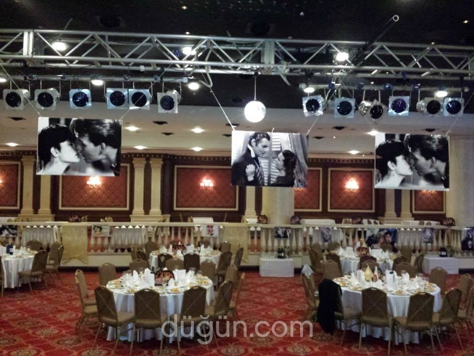 Rocks Hotel & Casino