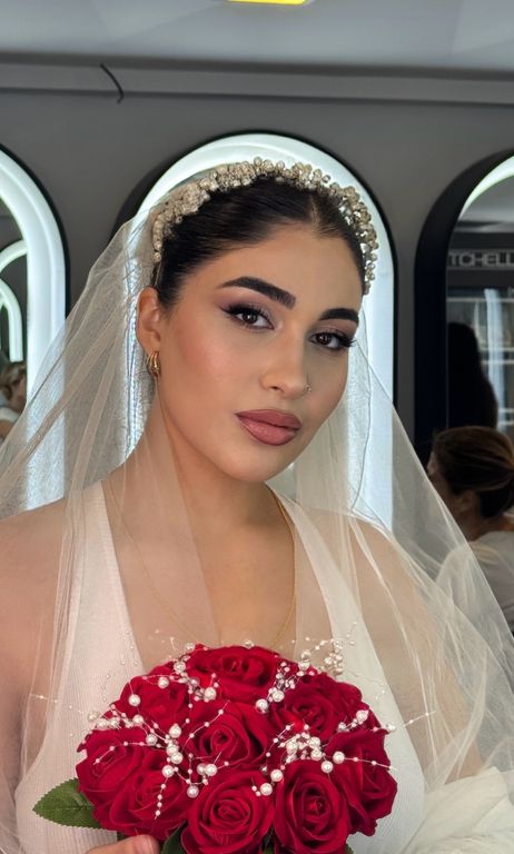 Evindar Çelik Makeup Artist