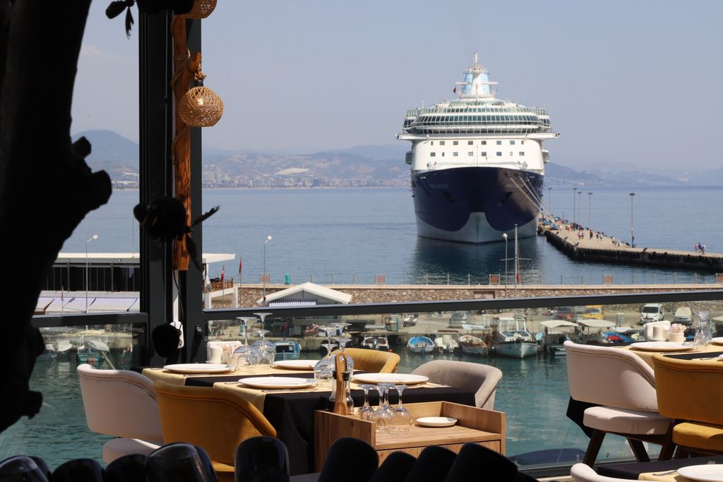 İzba Davet ve Kutlama