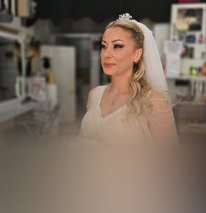 Ekol Hair & Make Up