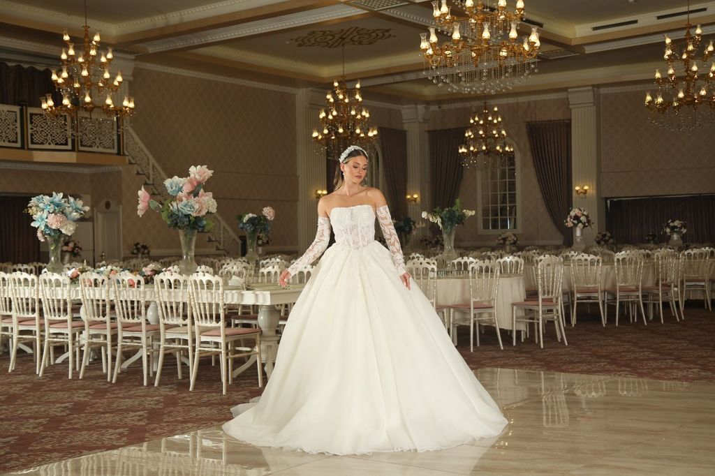 Atalay Gelinlik Feride Karadağ