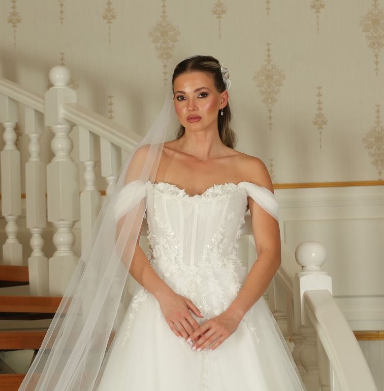 AGFK-8-25 A Kesim Düşük Omuz Romantik Gelinlik 4