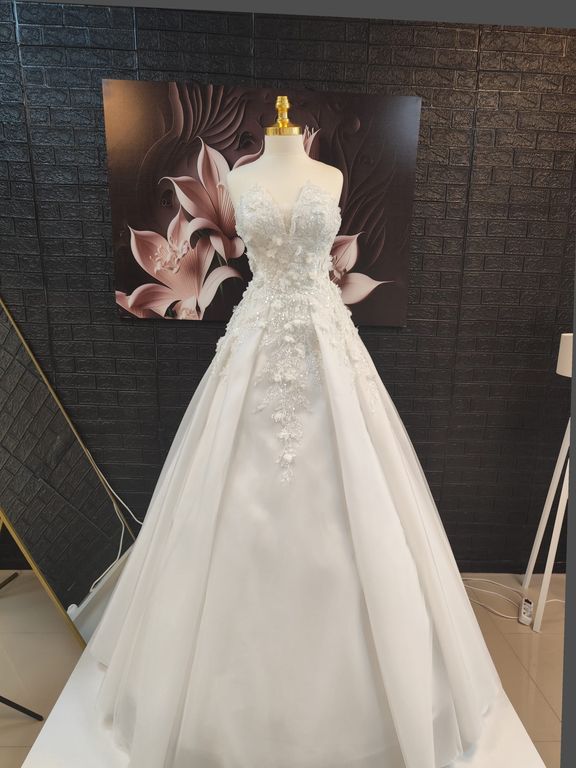 Romantik Dantel İşlemeli Prenses Gelinlik Prenses Kesim Sırt Dekolteli Düşük Omuz Gelinlik 3