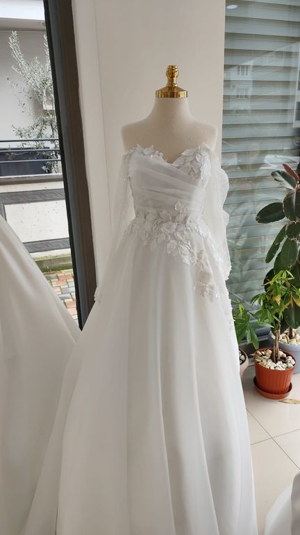 Zarif Drapeli A Kesim Uzun Kollu Gelinlik A Kesim Düşük Omuz Modern Gelinlik 2