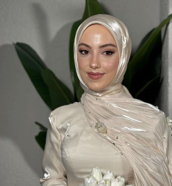 Sevgi Gündüz Makeup Studio