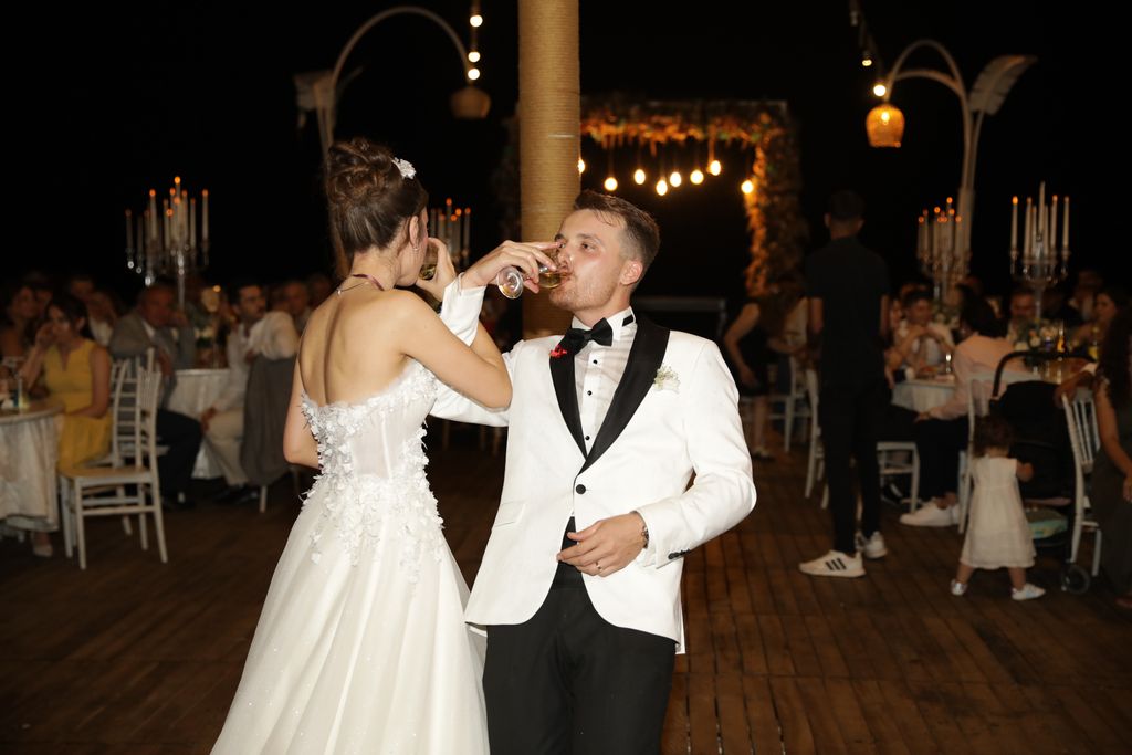 Miracle Wedding House