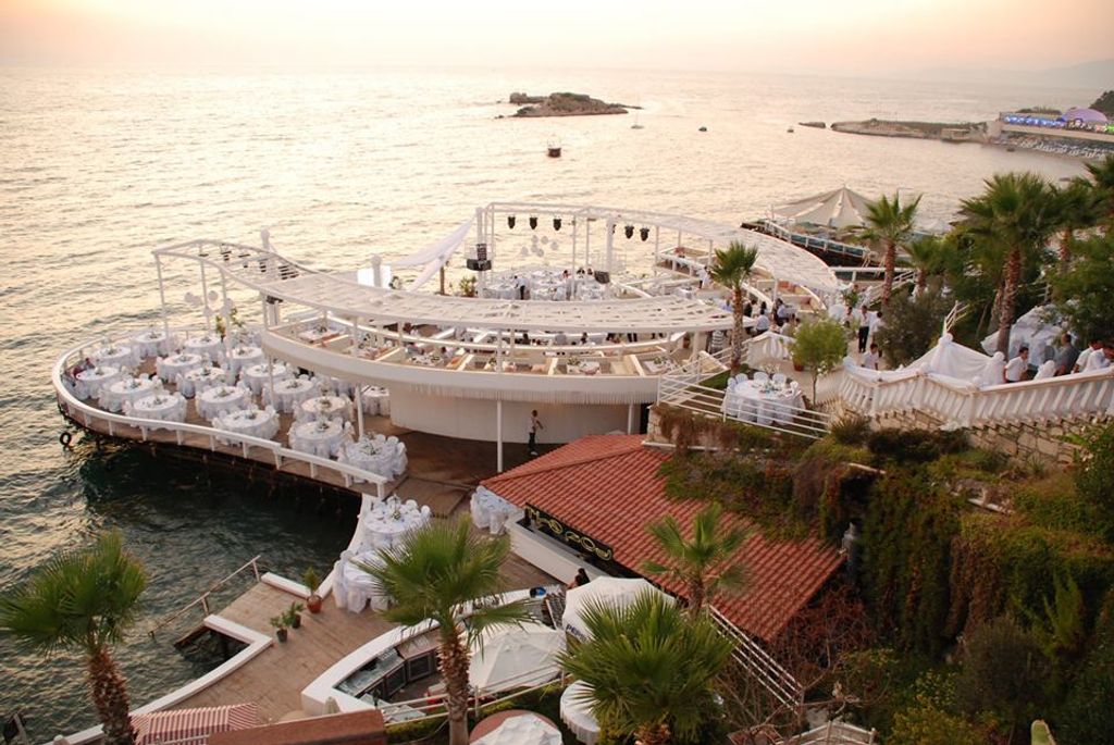 Miracle Wedding House