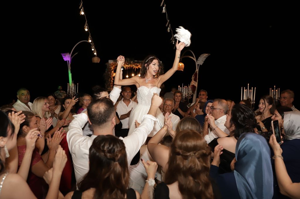 Miracle Wedding House