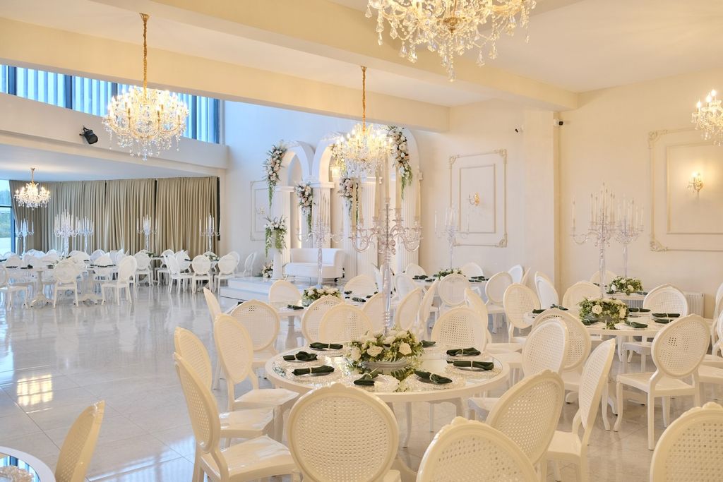 Laura Event - 2599135