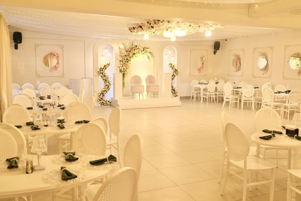 Laura Event - 2599134