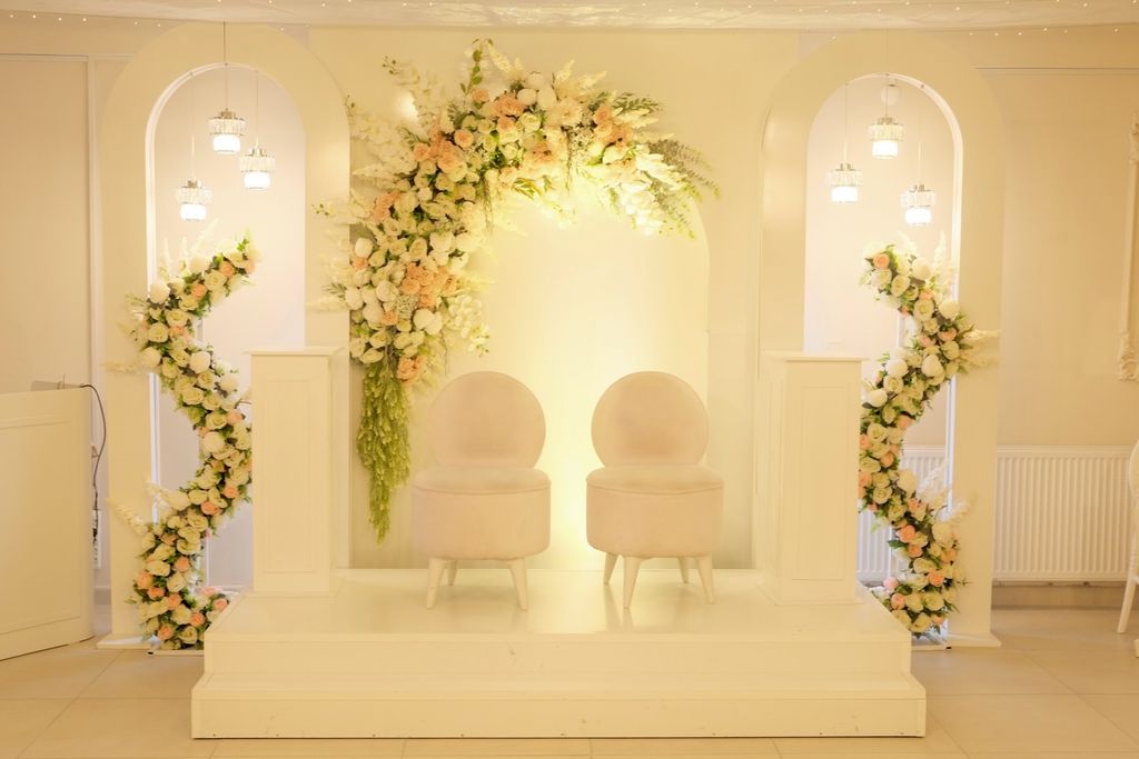 Laura Event - 2599130