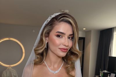 Ayşegül Sağ Official Make Up Artist