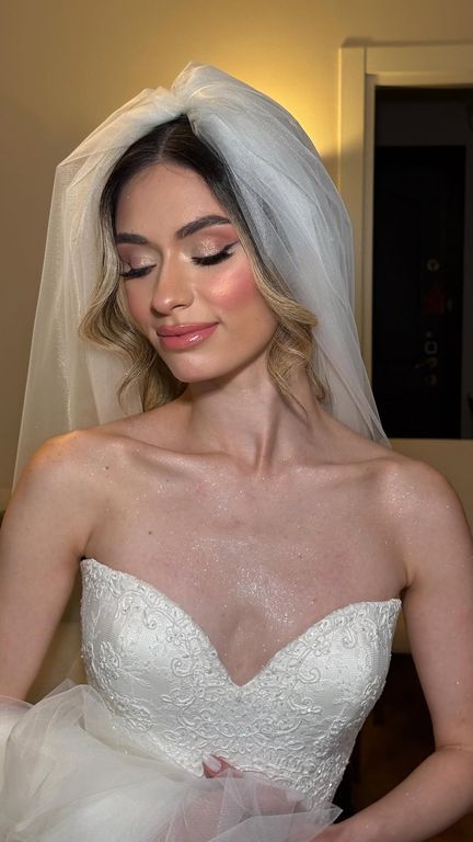 Ayşegül Sağ Make Up Artist