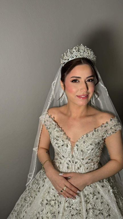 Ayşegül Sağ Official Make Up Artist