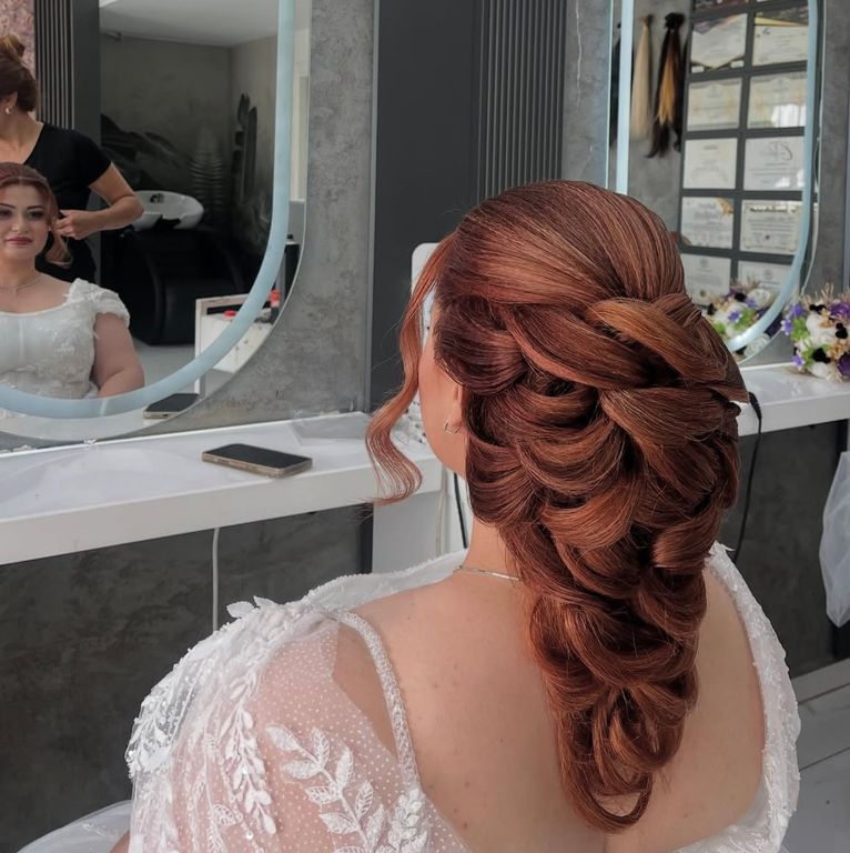 Yıldız Demirel Kuaför ve Güzellik Salonu