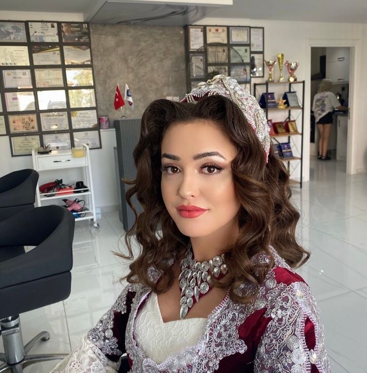 Yıldız Demirel Kuaför ve Güzellik Salonu