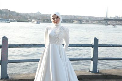 Özlem Nas Bridal image