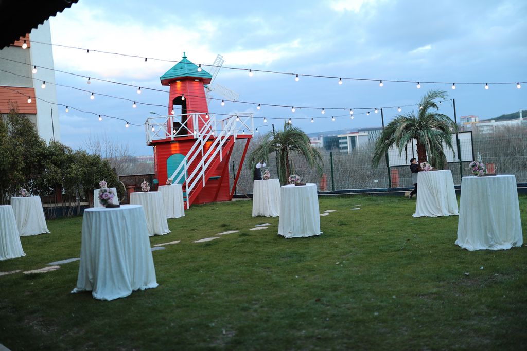 Şura Deluxe Balo Davet Düğün Salonları