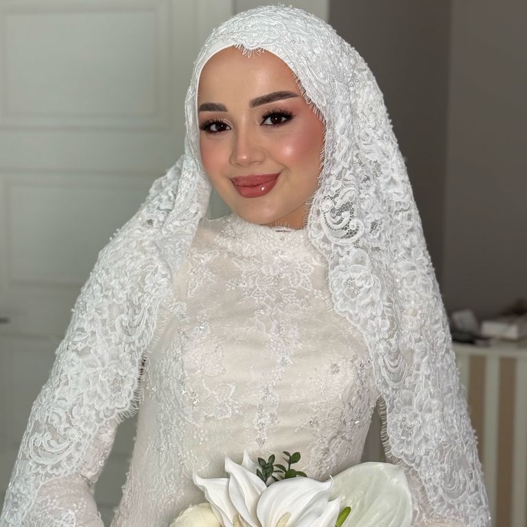 Esra Kayacan Makeup Studio - 2603929