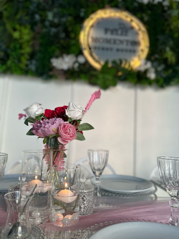 Feliz Moments Event House