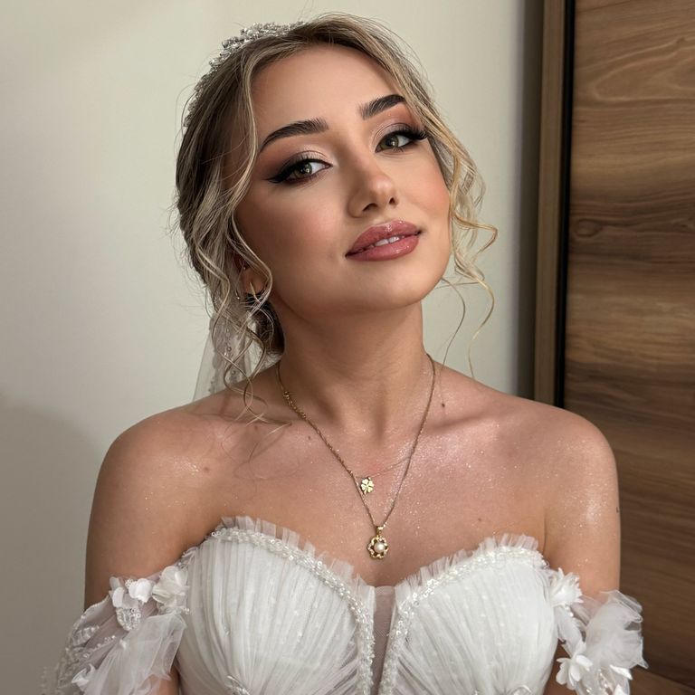 Seher Güneş Hair & Make Up Artist
