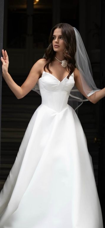 Korseli Drapeli Saten Gelinlik A Kesim Sırt Dekolteli Modern Gelinlik 2