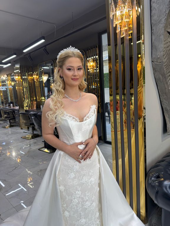 Özgür Çiftegöz Hair Design Makeup