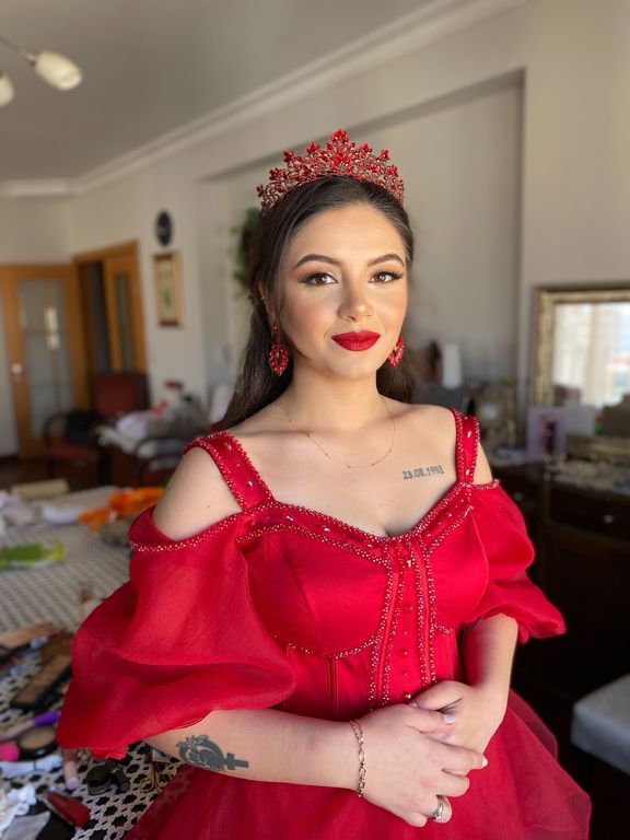 Betül Özgürel Makeup Studio