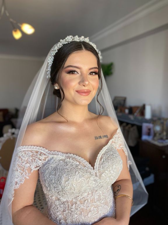 Betül Özgürel Makeup Studio