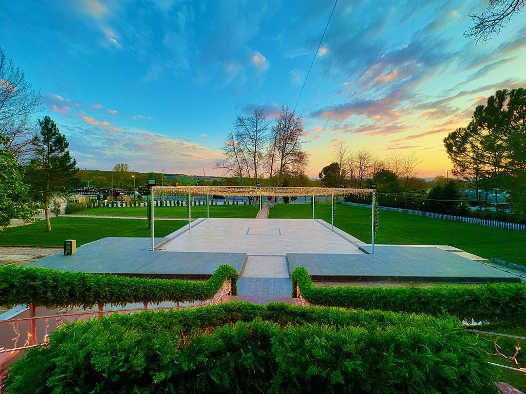 Alp Kır Düğün Sarayı