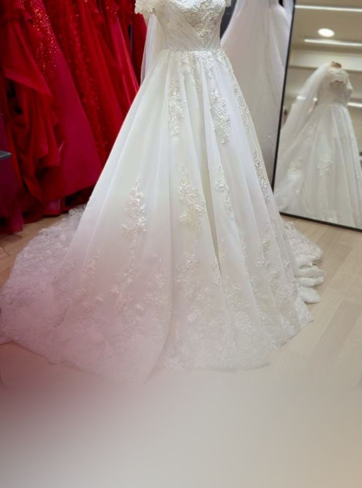 Esra Bayram Wedding