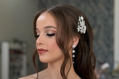 Büşra Altunbaş Saç Makyaj Stüdyosu