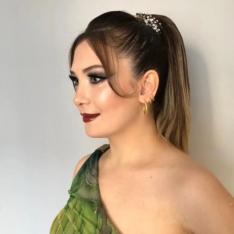 Büşra Altunbaş Saç Makyaj Stüdyosu