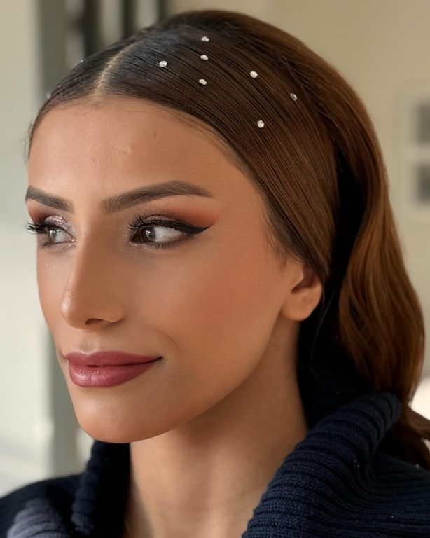 Büşra Altunbaş Saç Makyaj Stüdyosu