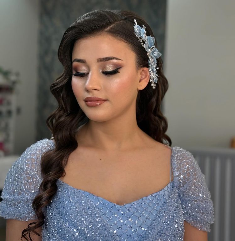 Büşra Altunbaş Saç Makyaj Stüdyosu